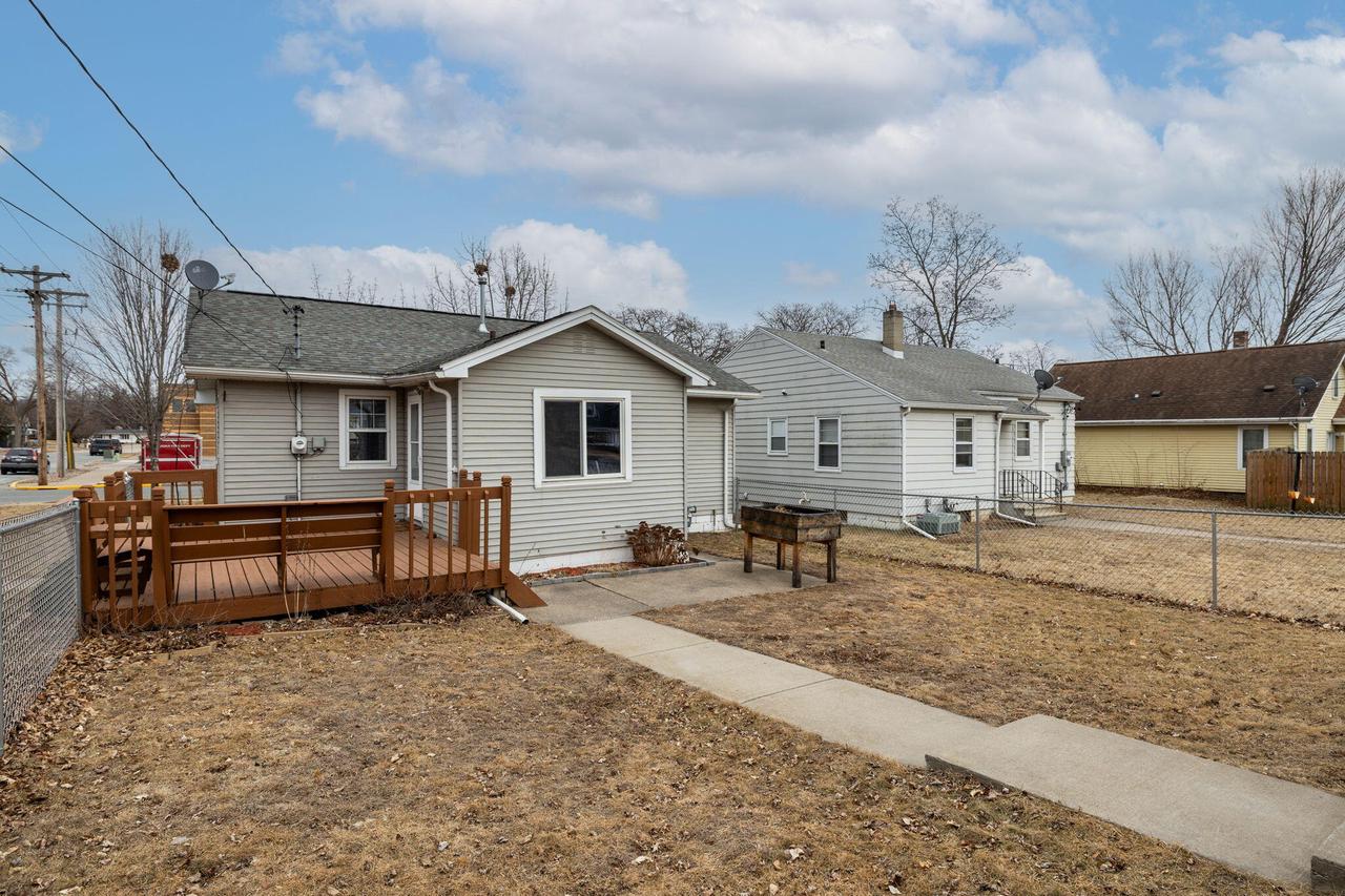 121 4th AVENUE NORTH North