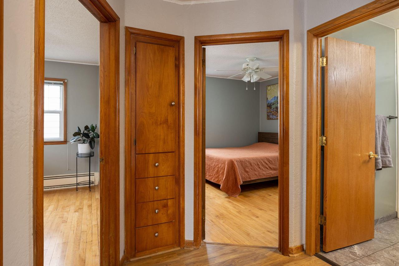 121 4th AVENUE NORTH North