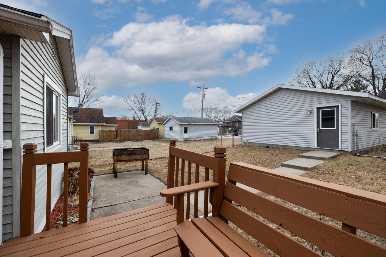 121 4th AVENUE NORTH North