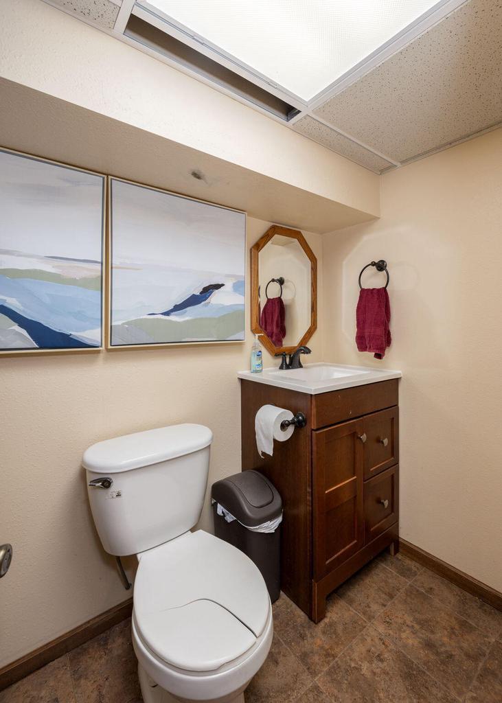 121 4th AVENUE NORTH North