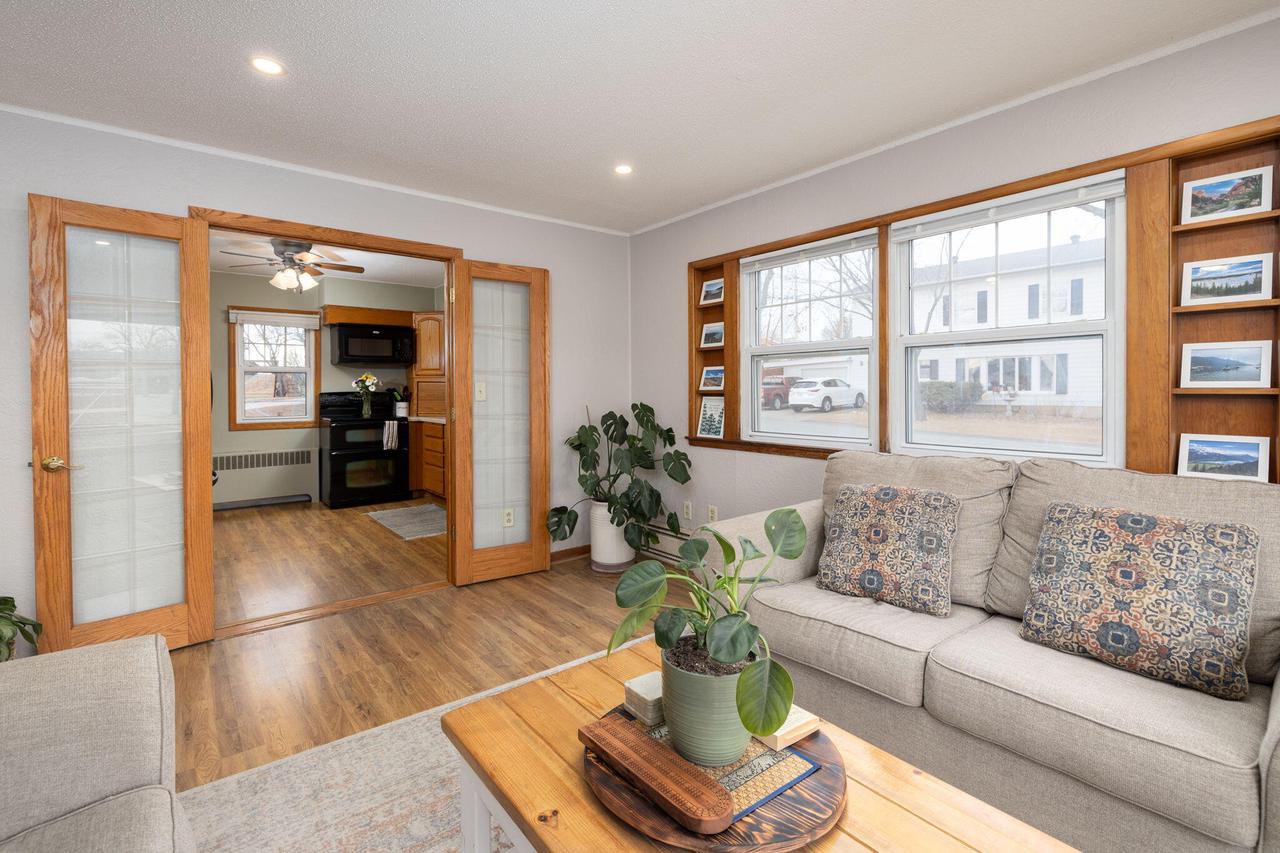 121 4th AVENUE NORTH North