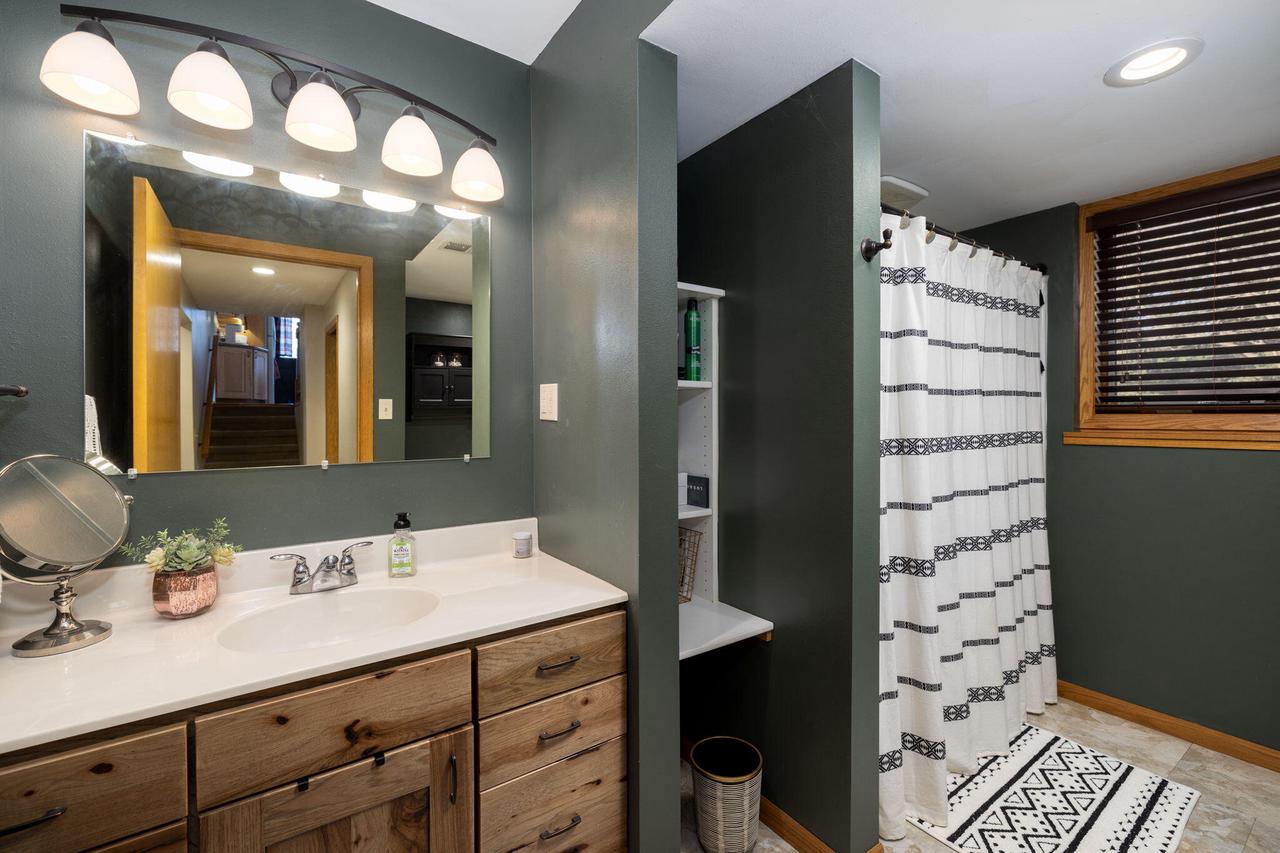 N7049 Elizabeth DRIVE