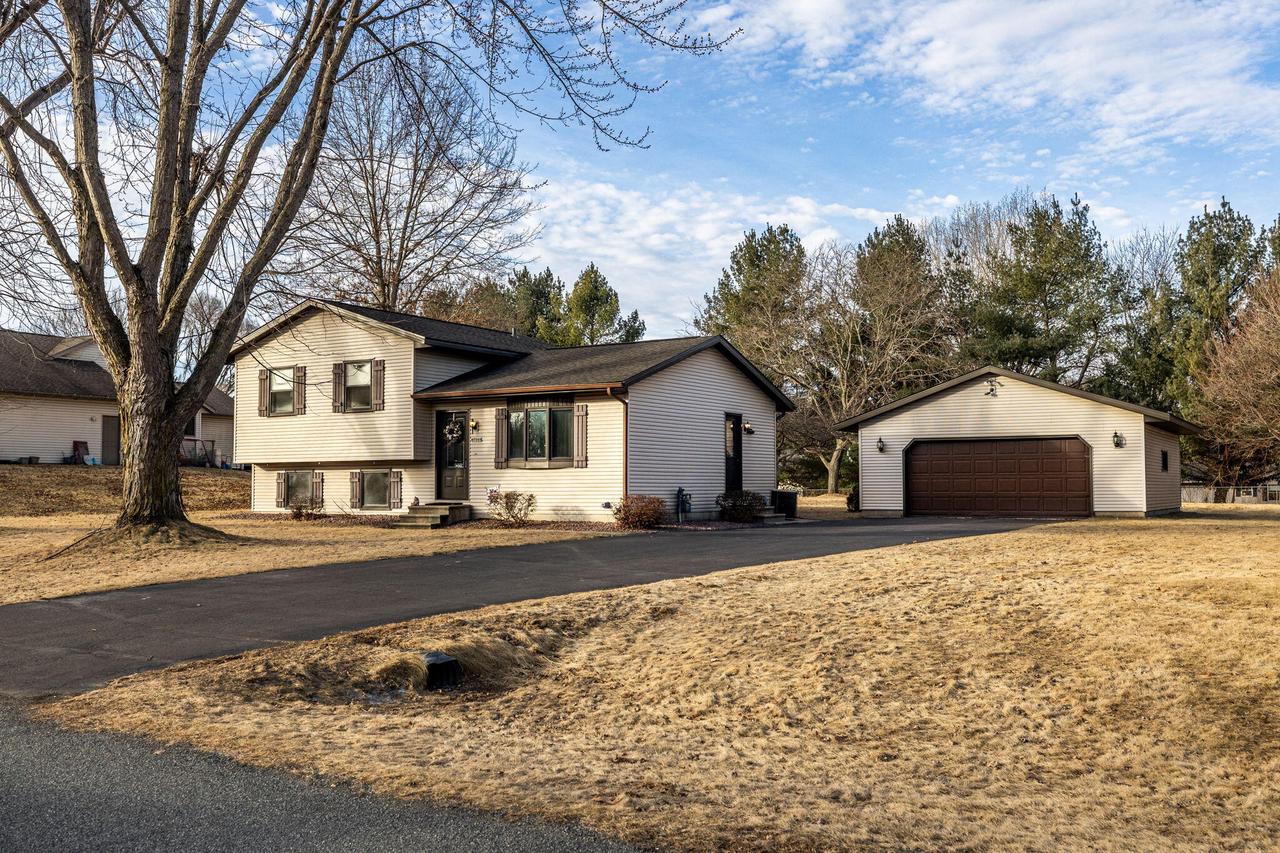 N7049 Elizabeth DRIVE