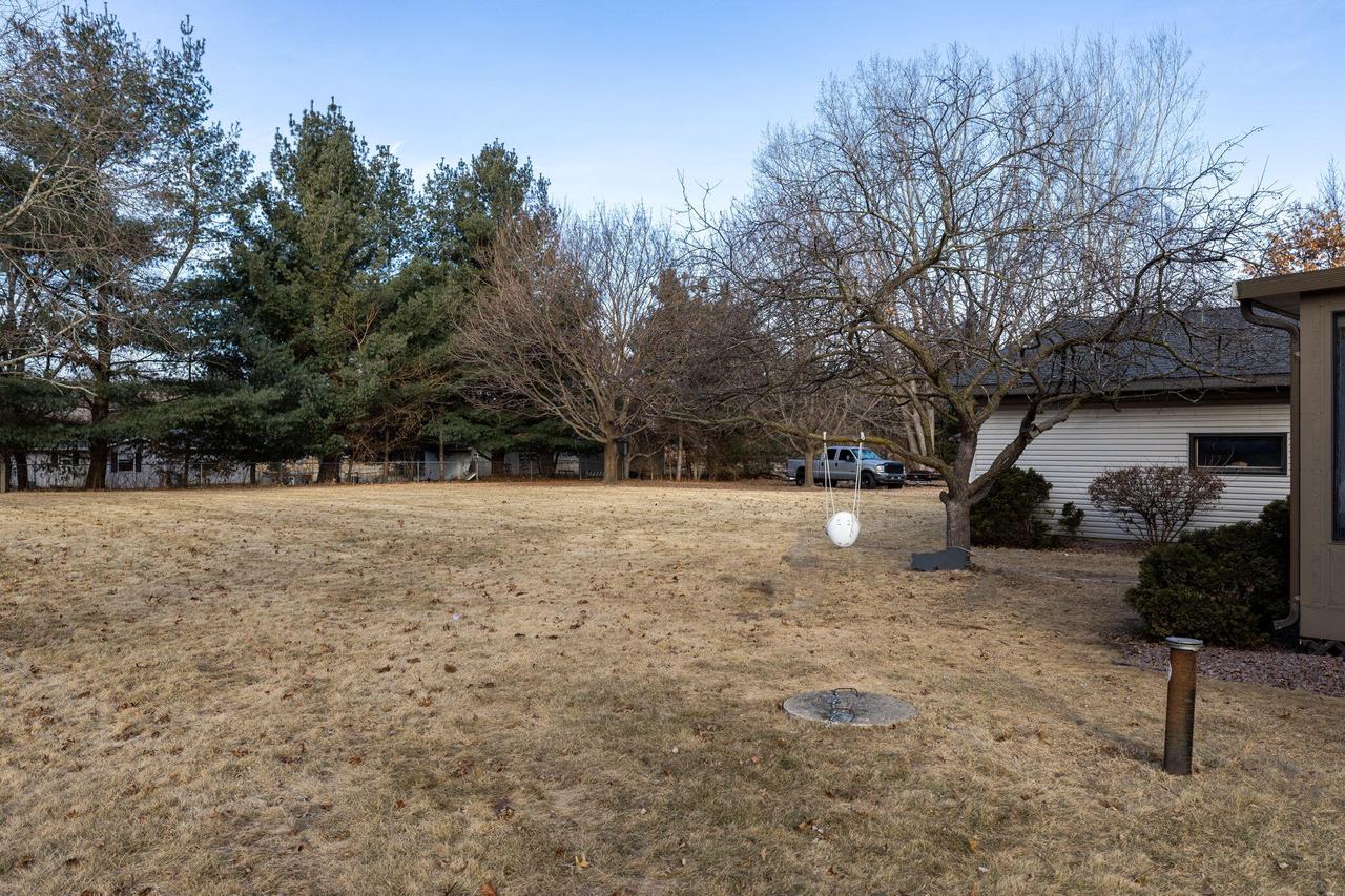 N7049 Elizabeth DRIVE