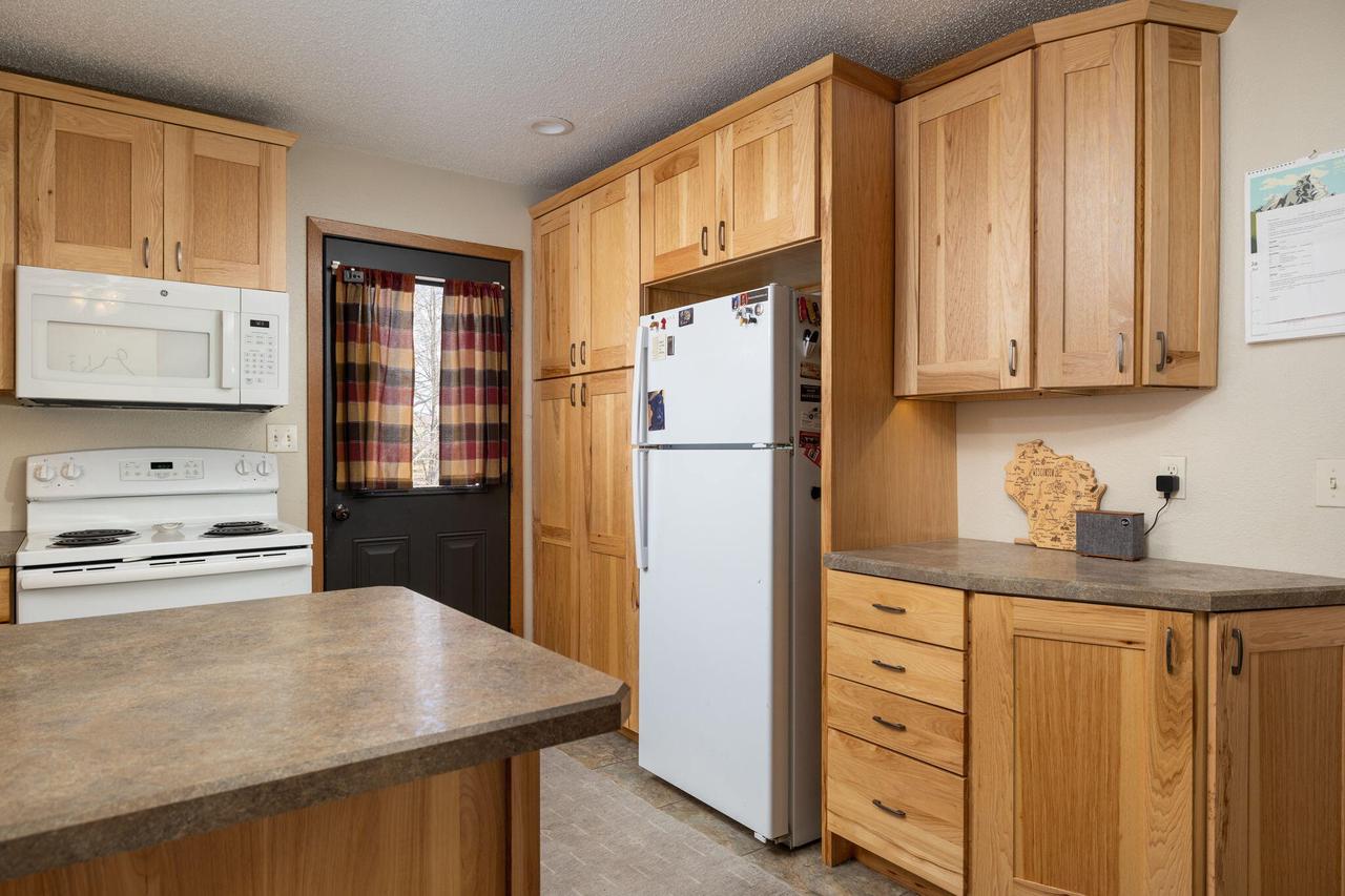 N7049 Elizabeth DRIVE