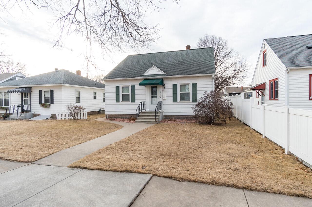 2116 15th PLACE SOUTH South