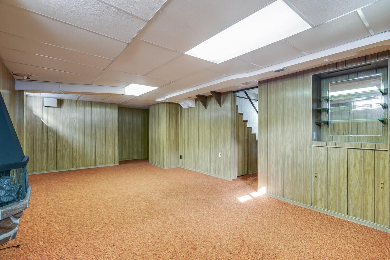 2116 15th PLACE SOUTH South