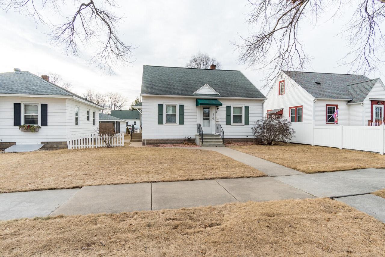 2116 15th PLACE SOUTH South