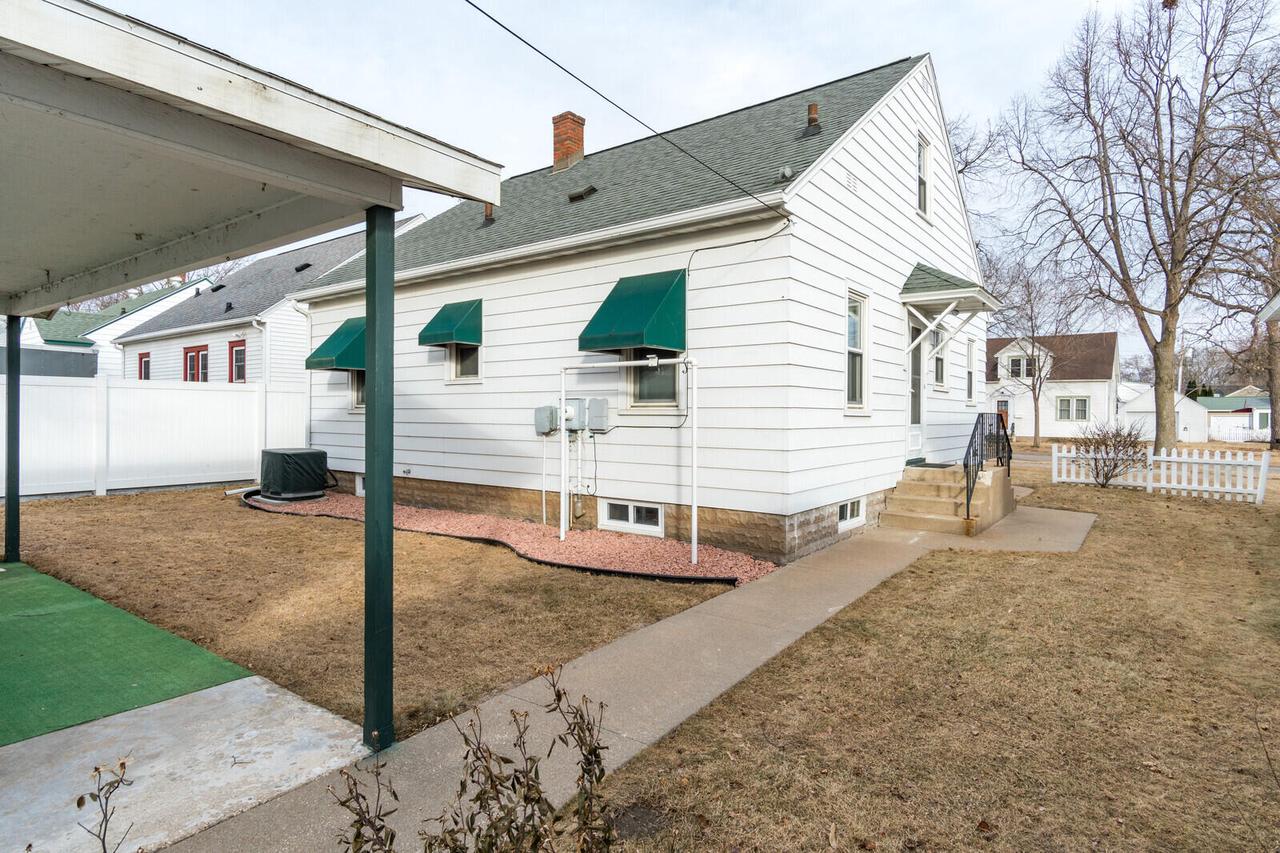 2116 15th PLACE SOUTH South