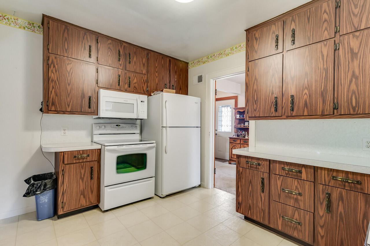 2116 15th PLACE SOUTH South