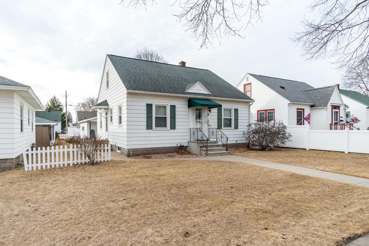 2116 15th PLACE SOUTH South