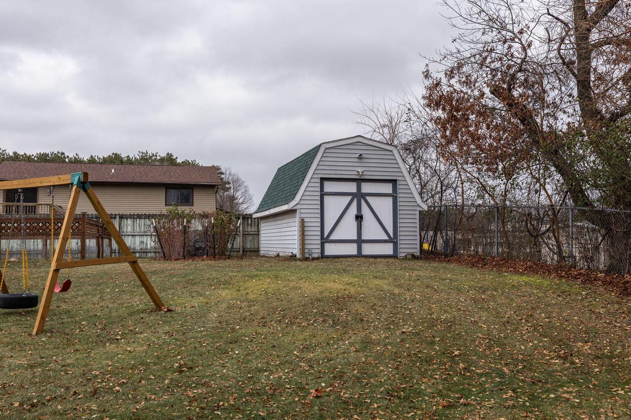 1834 Lakeshore DRIVE