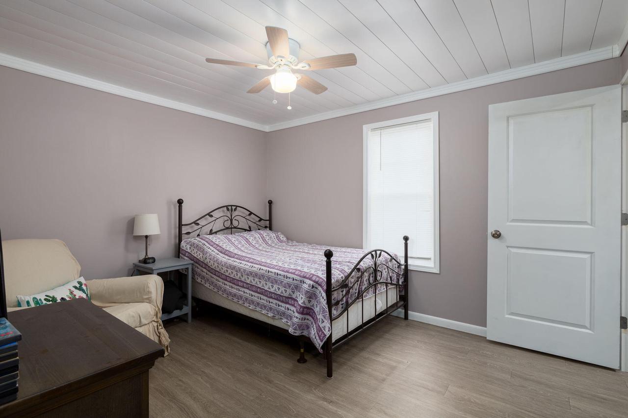 1834 Lakeshore DRIVE