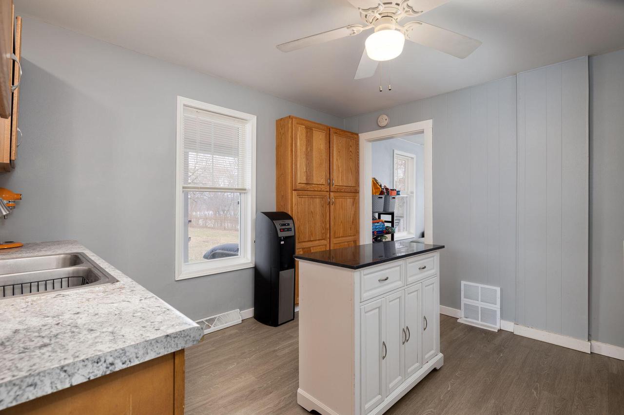 1834 Lakeshore DRIVE