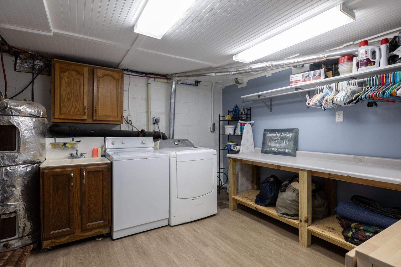 1834 Lakeshore DRIVE