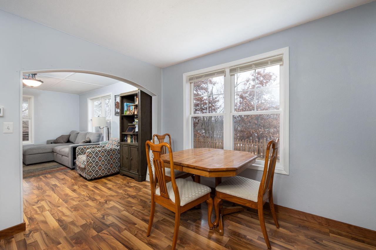 1834 Lakeshore DRIVE