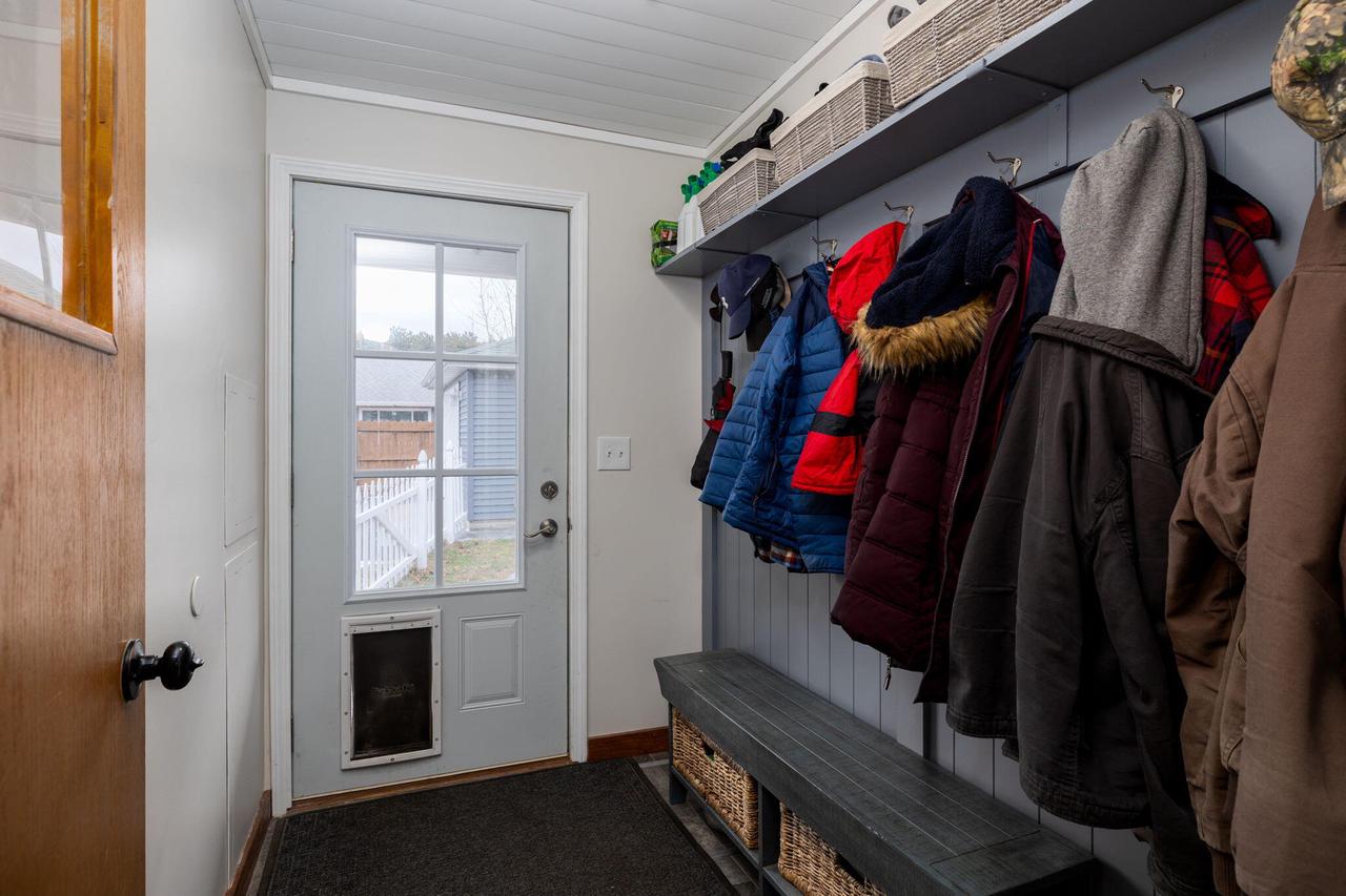 1834 Lakeshore DRIVE