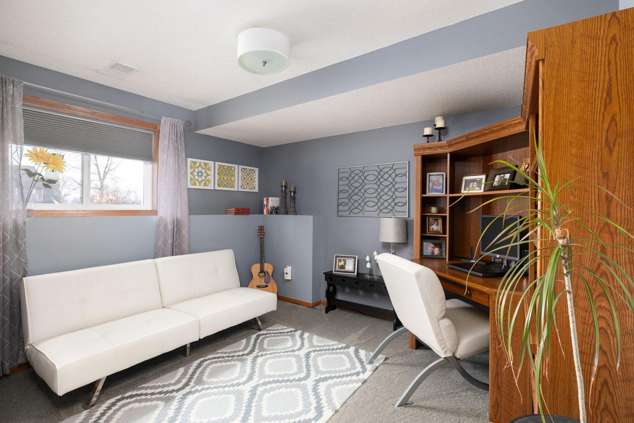 303 Cherry LANE NORTH North