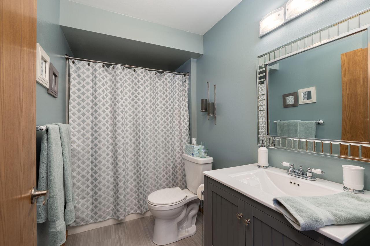 303 Cherry LANE NORTH North