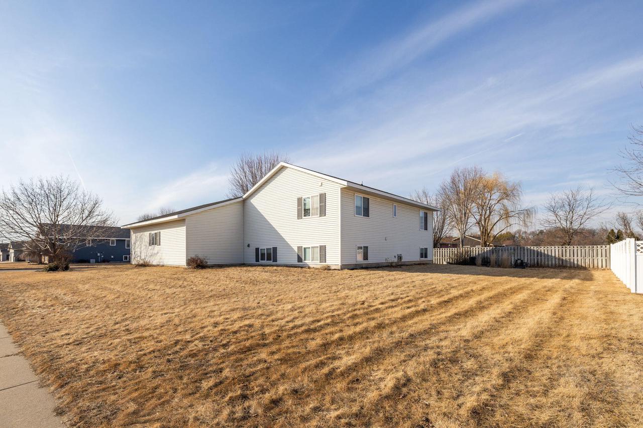 303 Cherry LANE NORTH North