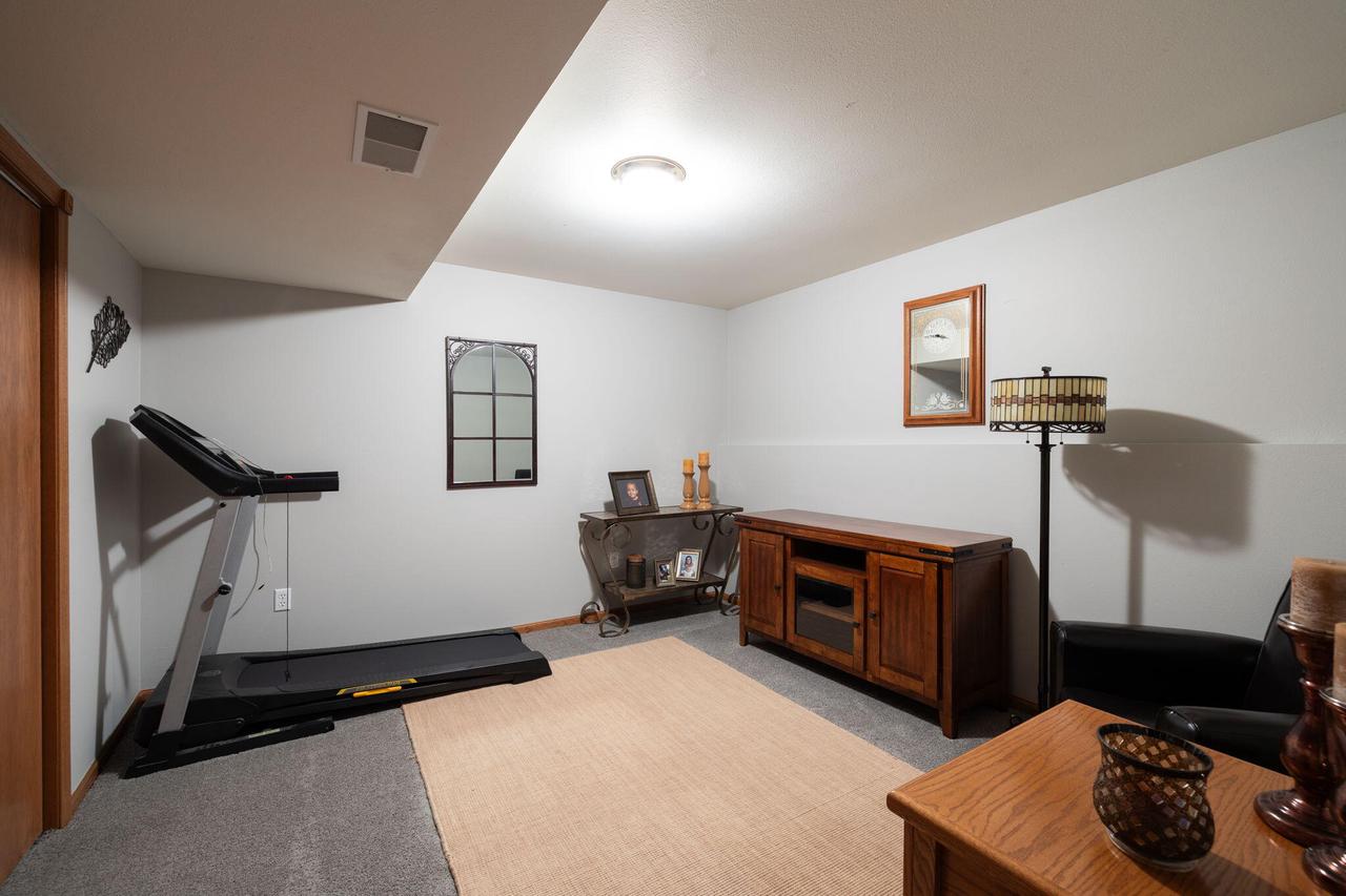 303 Cherry LANE NORTH North