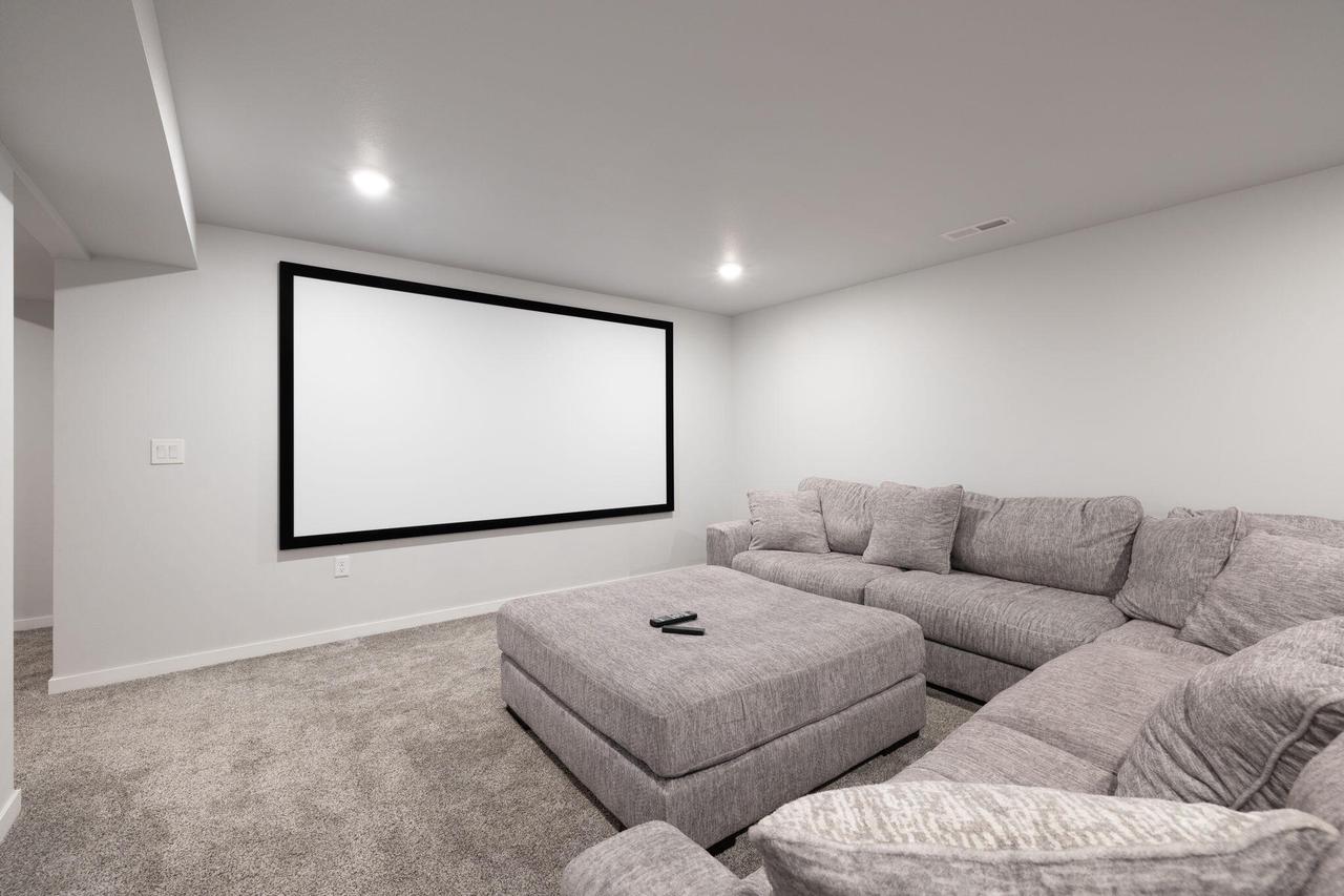 205 Tom Anderson STREET