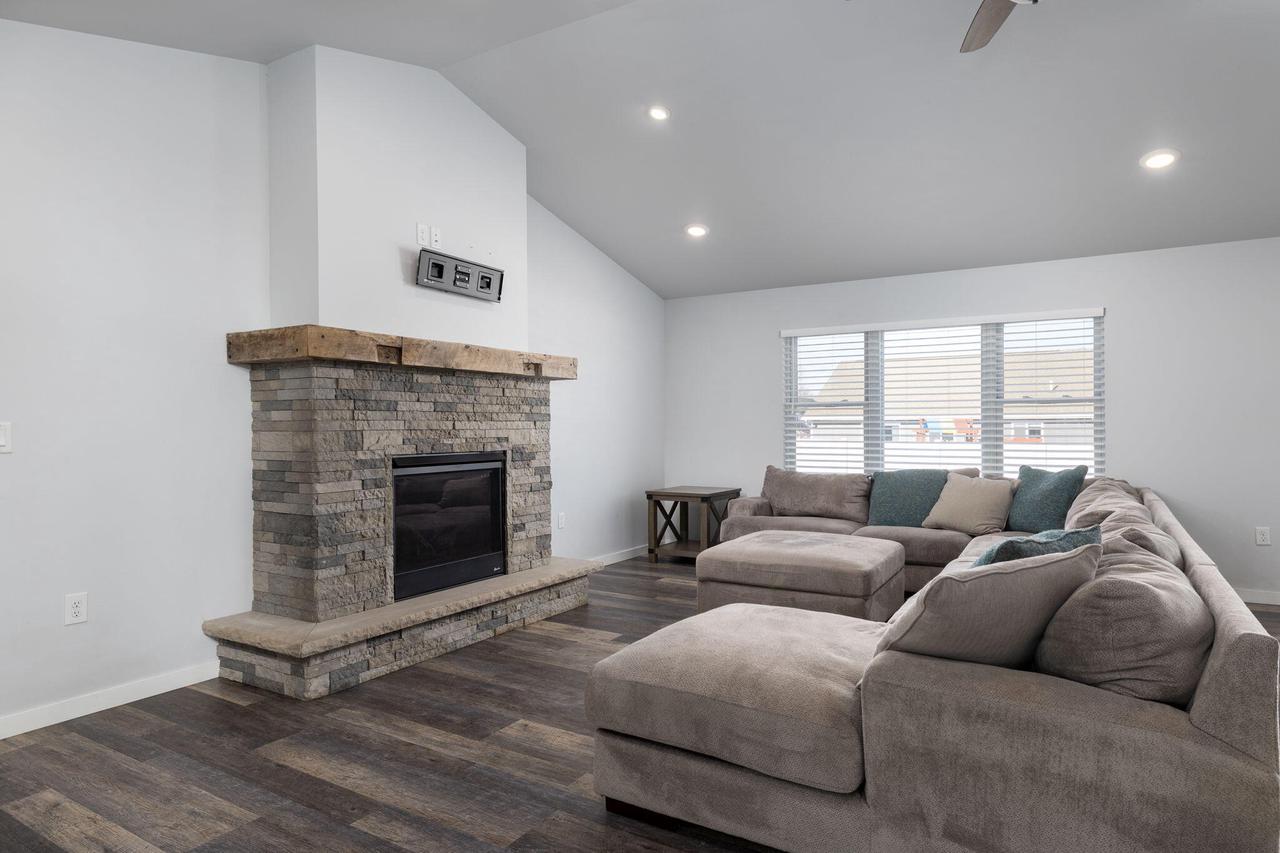 205 Tom Anderson STREET