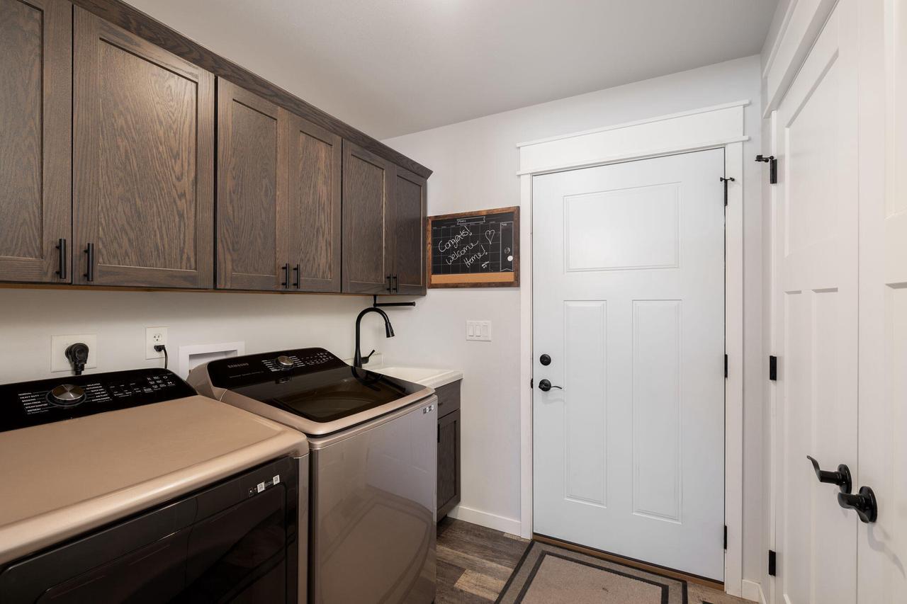 205 Tom Anderson STREET