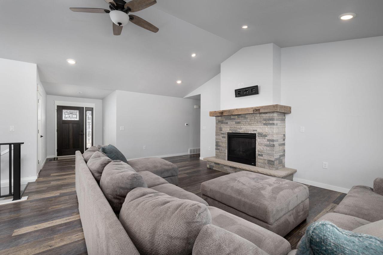 205 Tom Anderson STREET