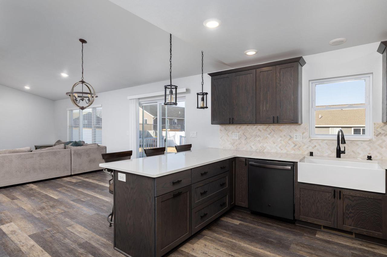 205 Tom Anderson STREET