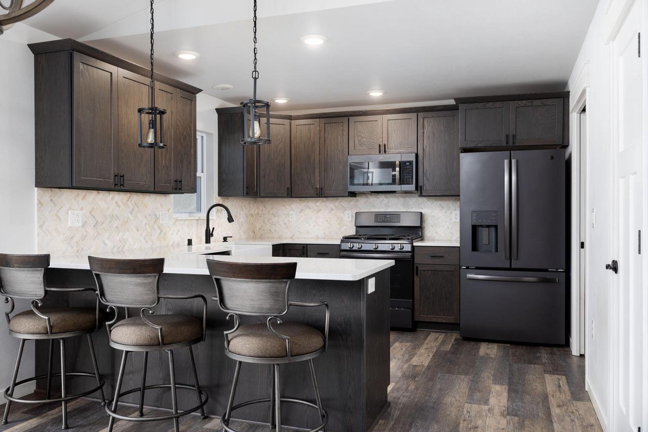 205 Tom Anderson STREET