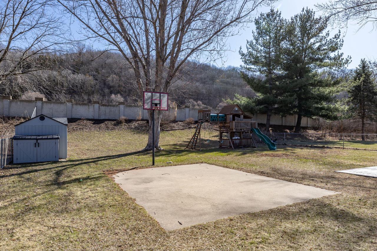 728 14th AVENUE NORTH North