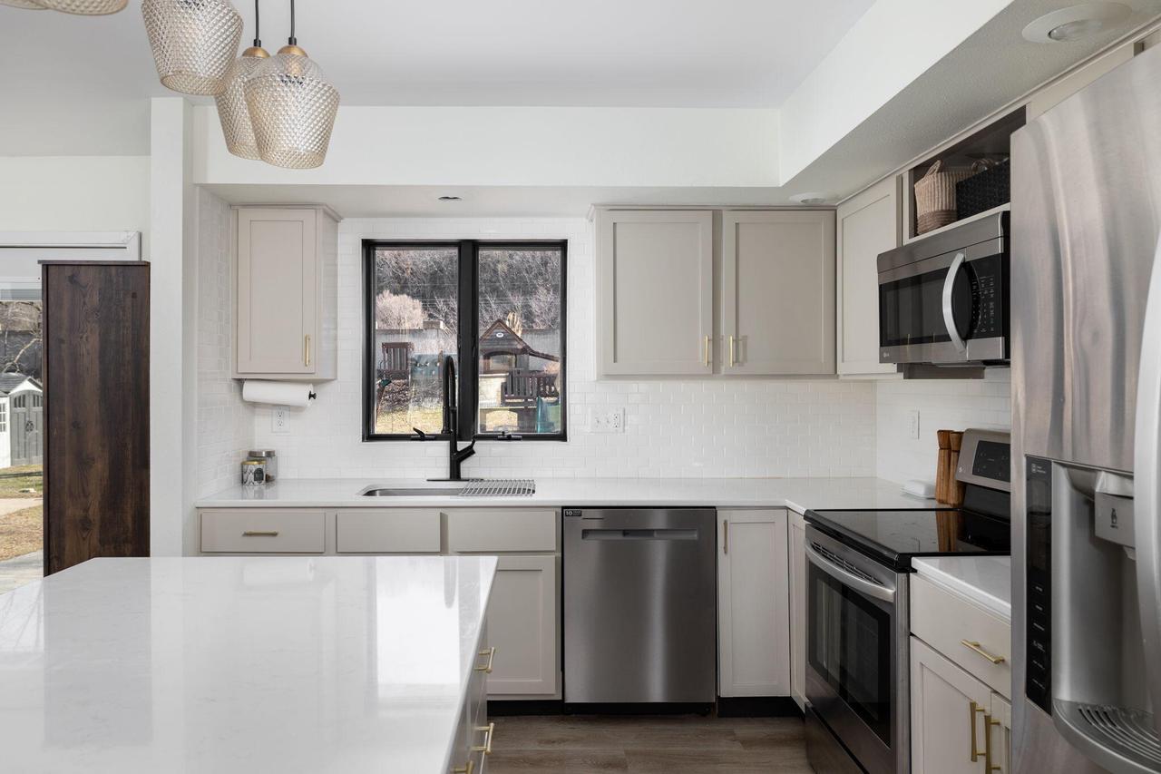 728 14th AVENUE NORTH North