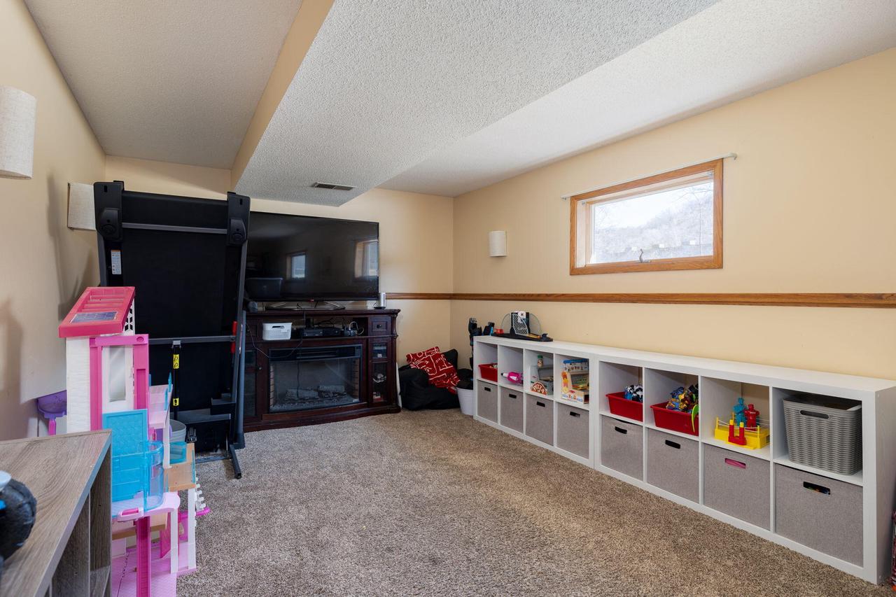 728 14th AVENUE NORTH North