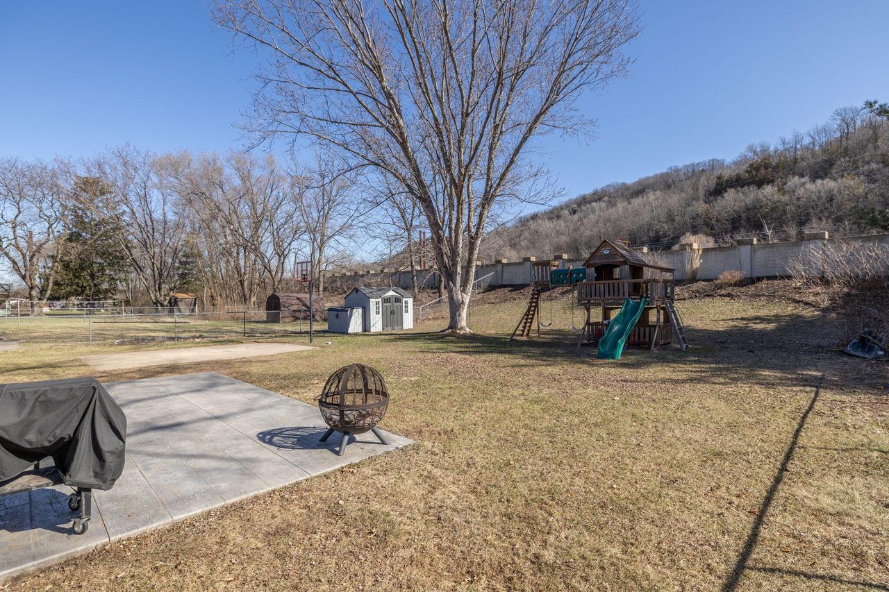 728 14th AVENUE NORTH North