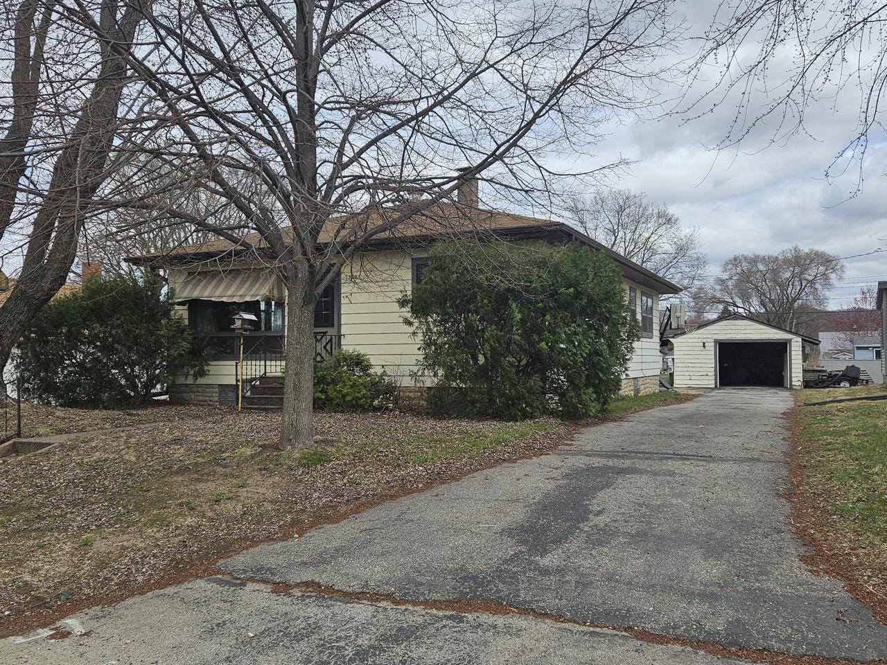 2929 21st PLACE SOUTH South