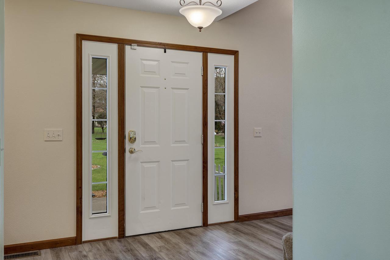N5640 Theron COURT