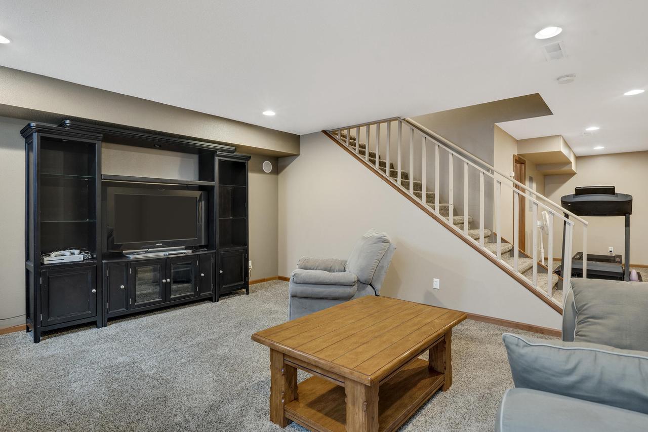 N5640 Theron COURT