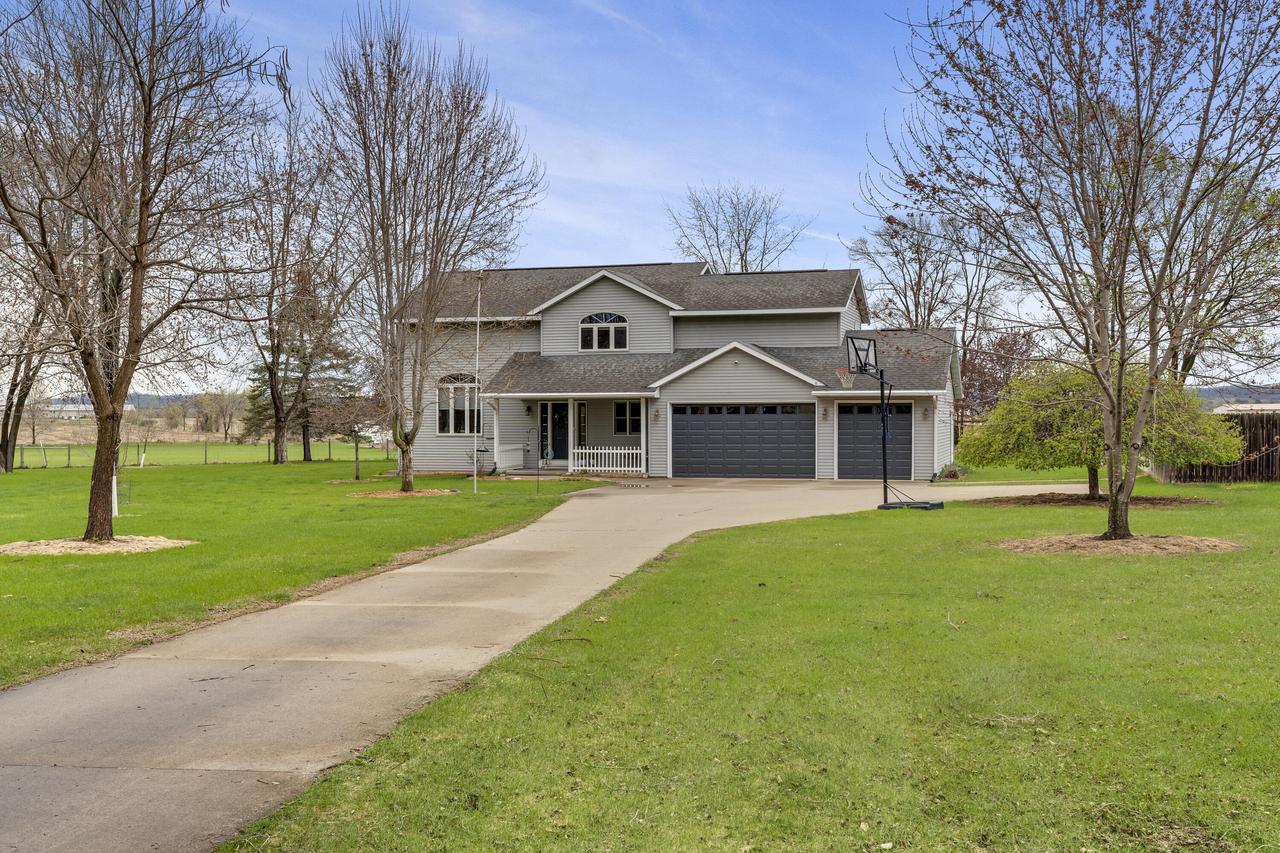 N5640 Theron COURT