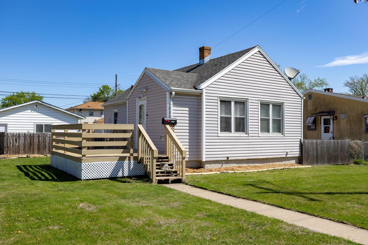 2115 Green Bay STREET