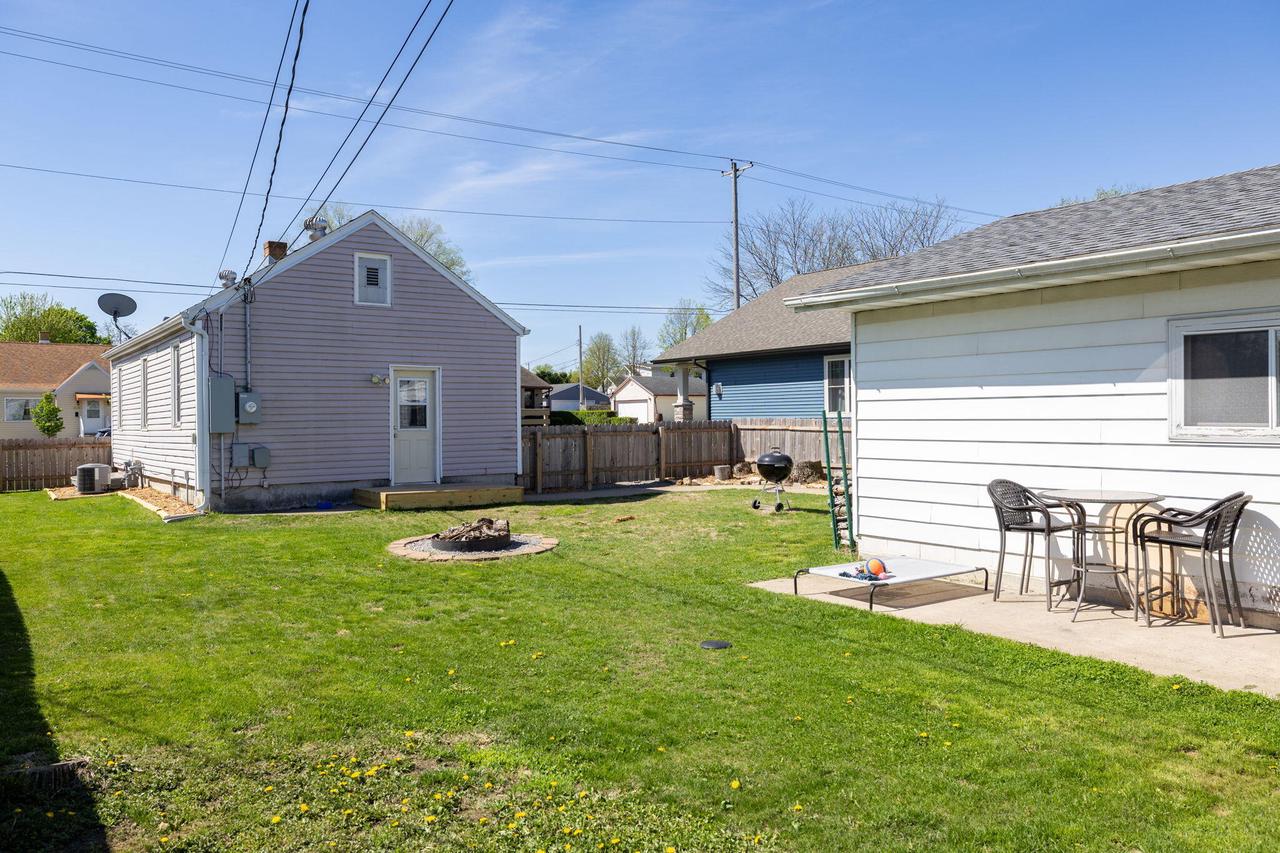 2115 Green Bay STREET