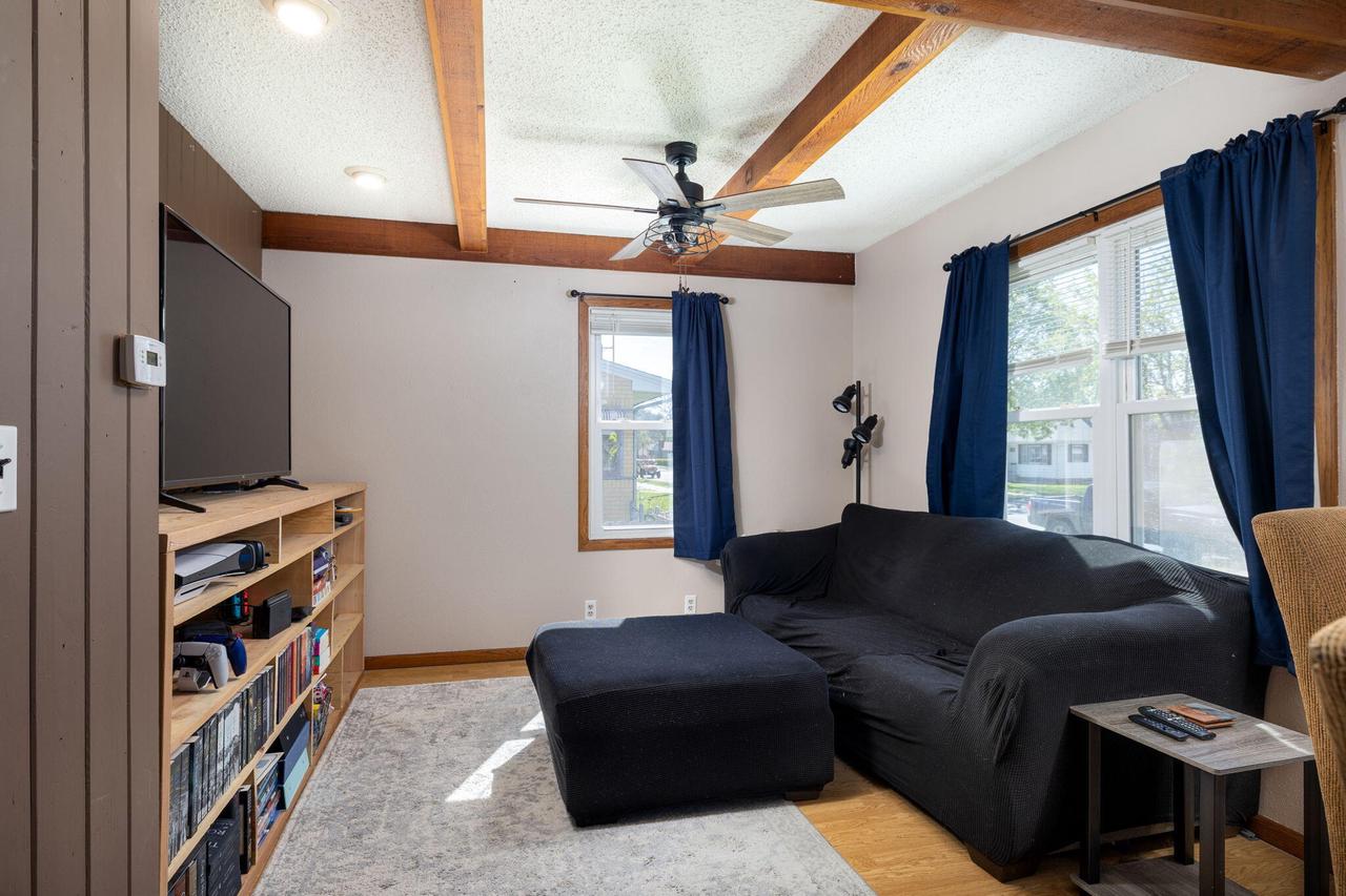 2115 Green Bay STREET