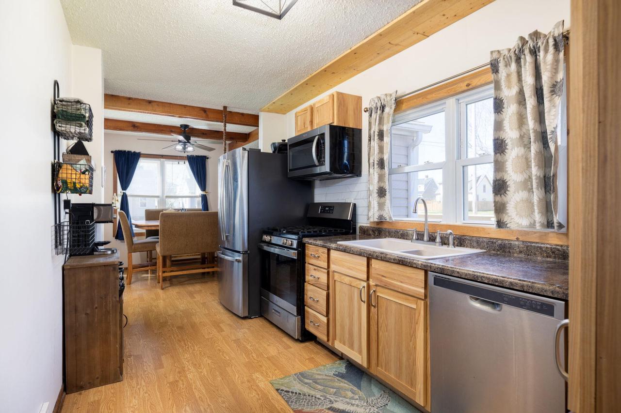 2115 Green Bay STREET