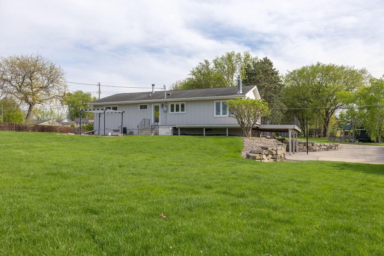 907 Lancaster STREET