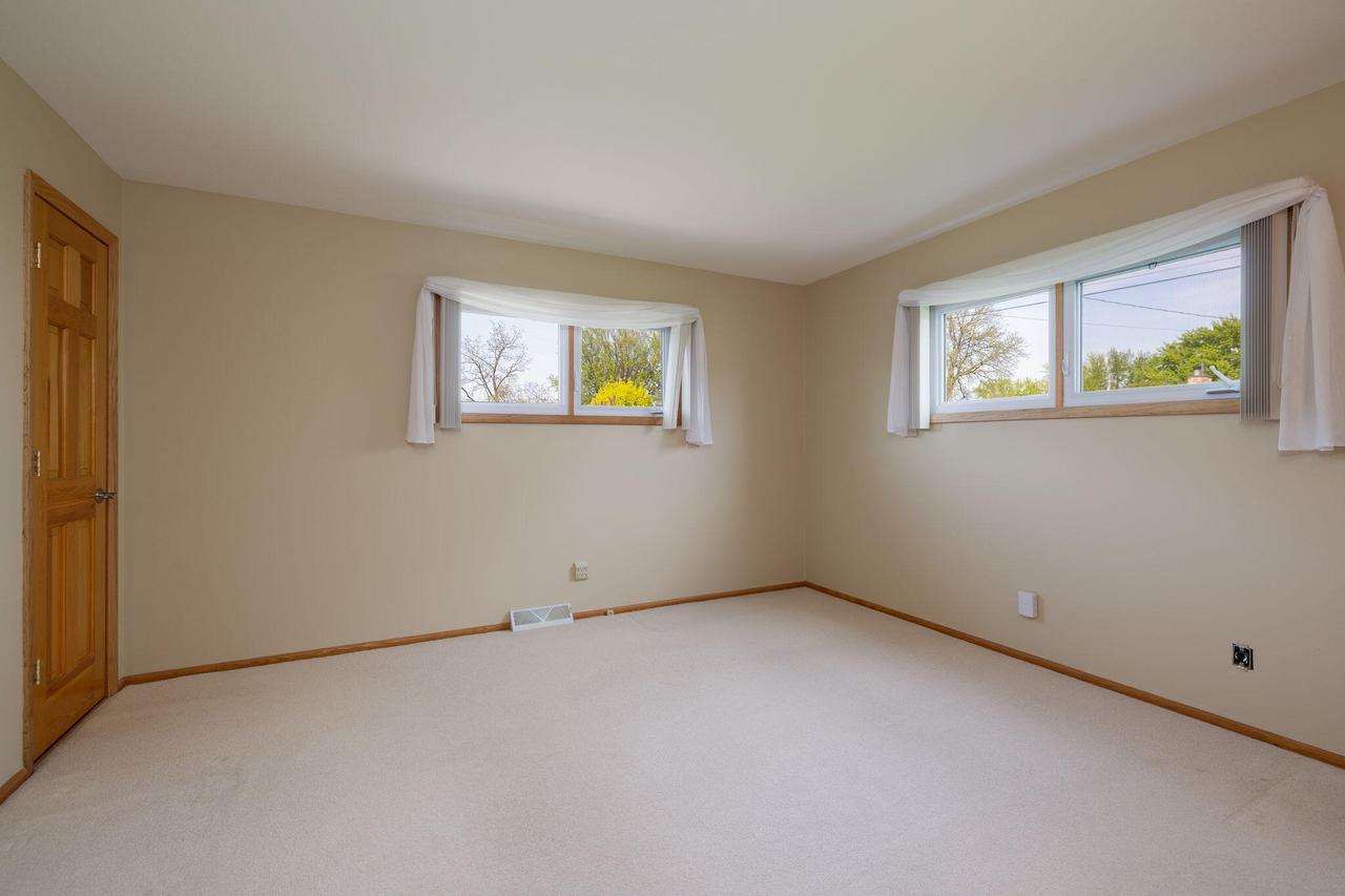 907 Lancaster STREET