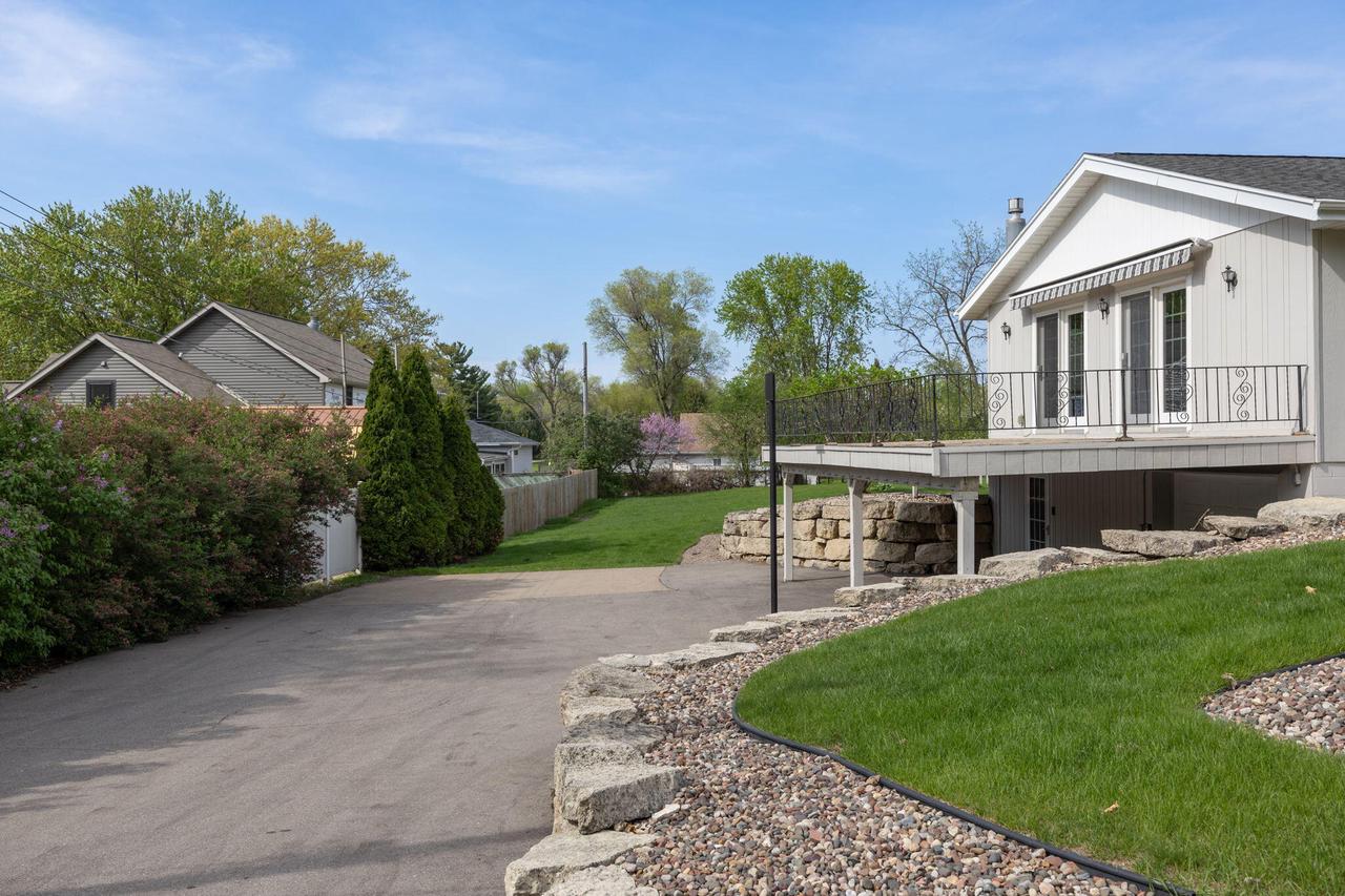 907 Lancaster STREET