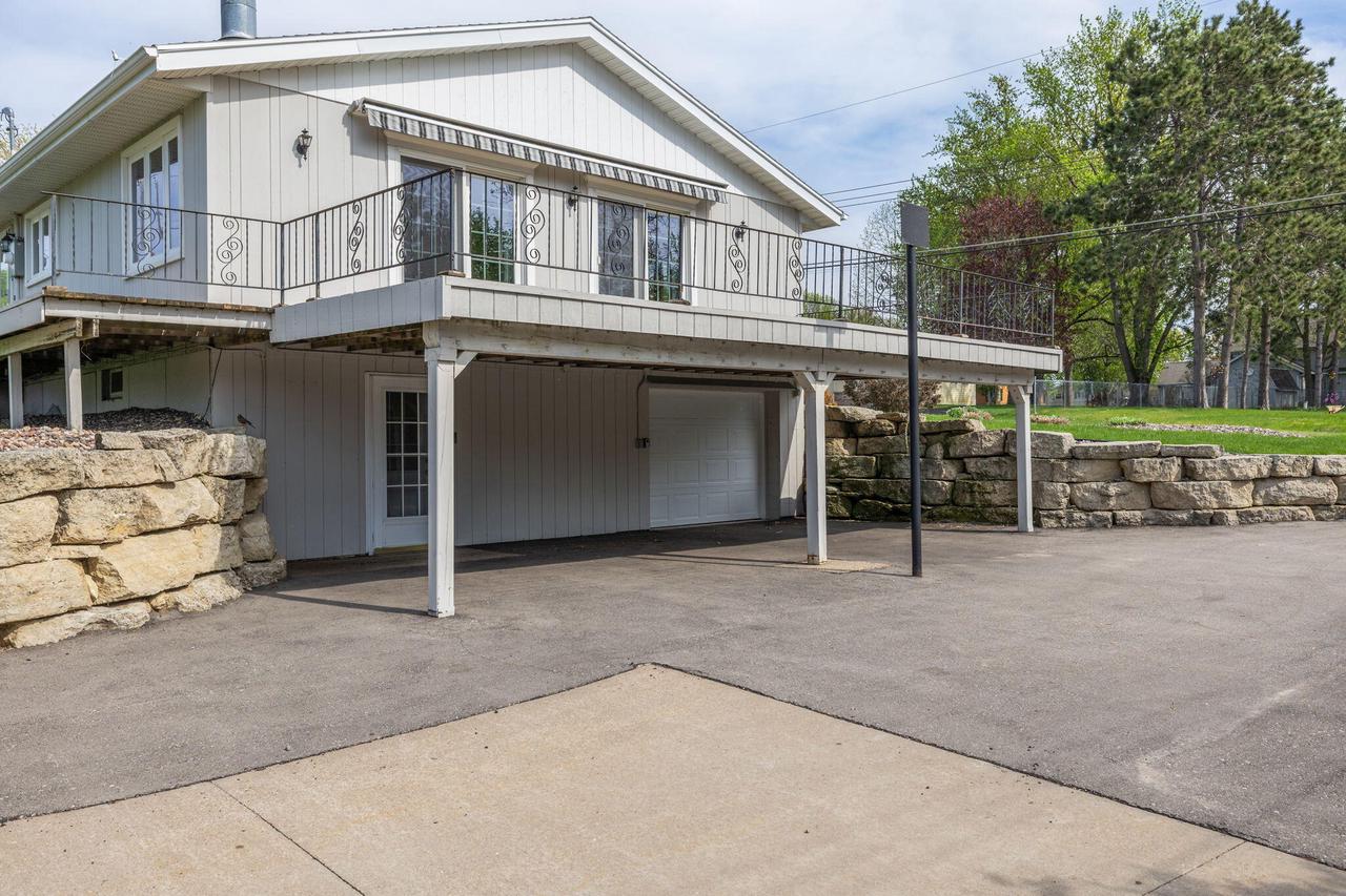 907 Lancaster STREET