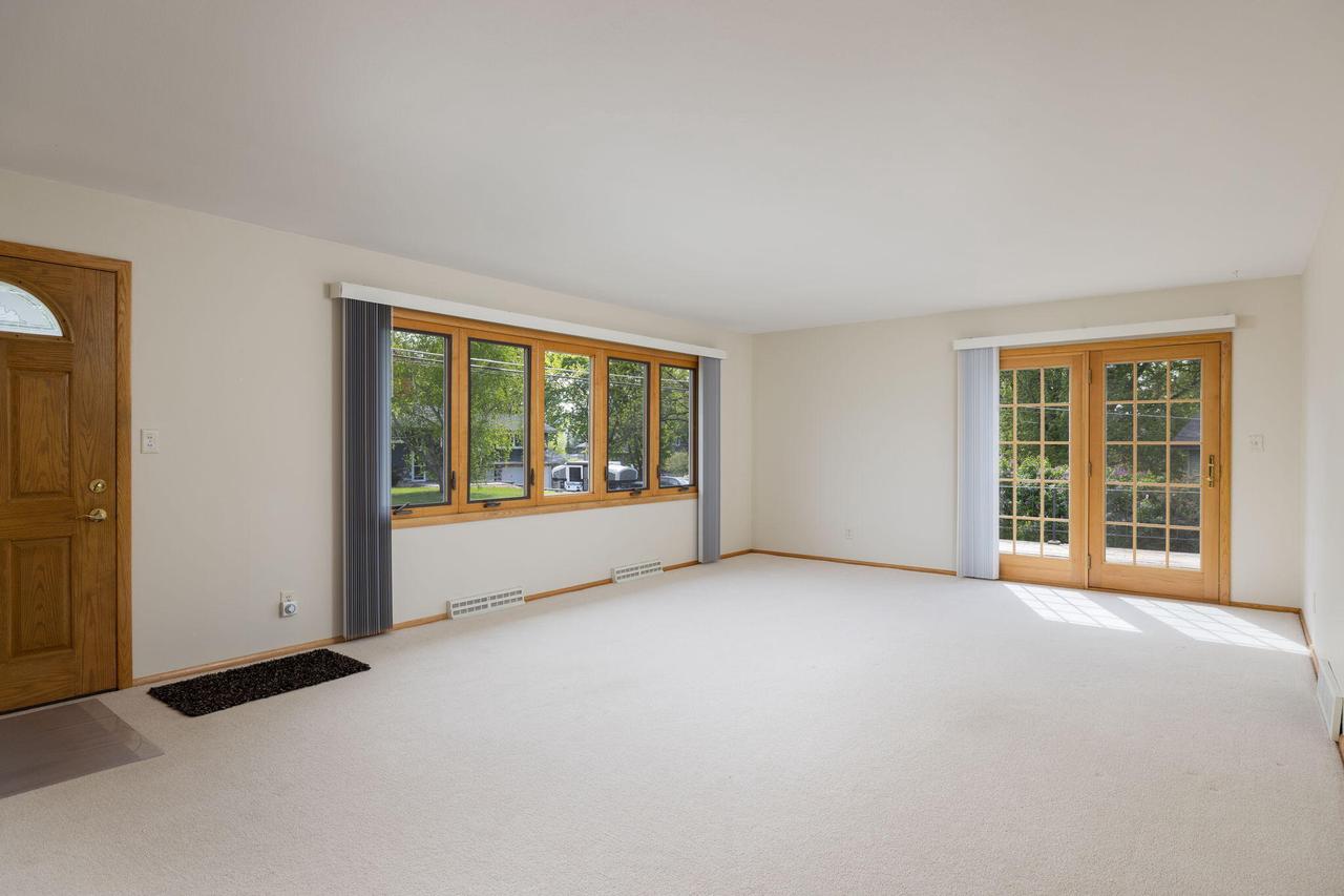 907 Lancaster STREET