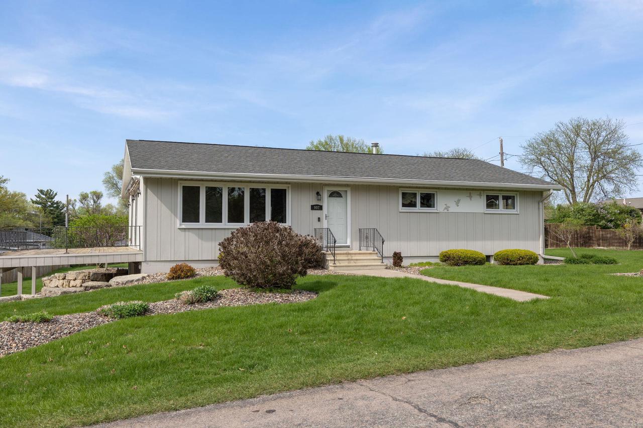 907 Lancaster STREET