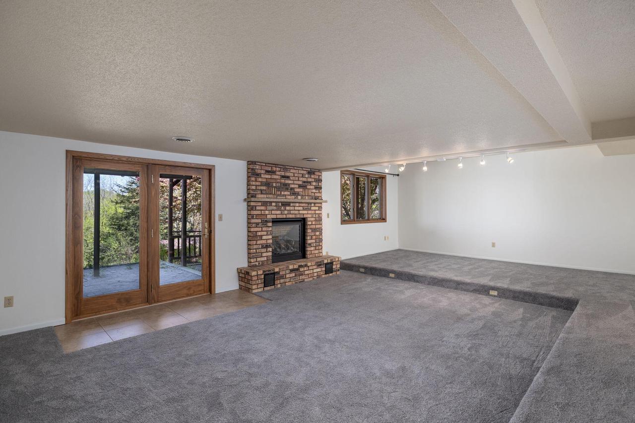 W4952 Woodhaven DRIVE